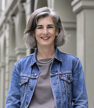 Porträtaufnahme von Nicola von Greyerz